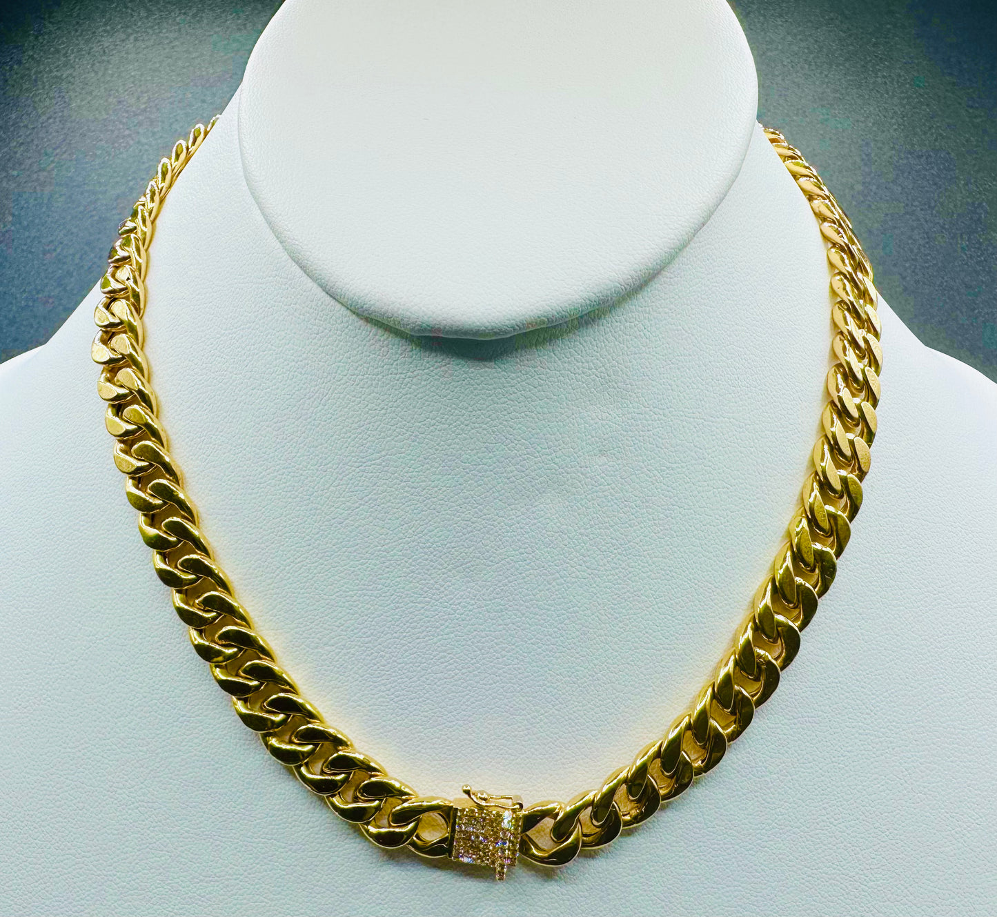 18K Cuban Chainlink With Diamond